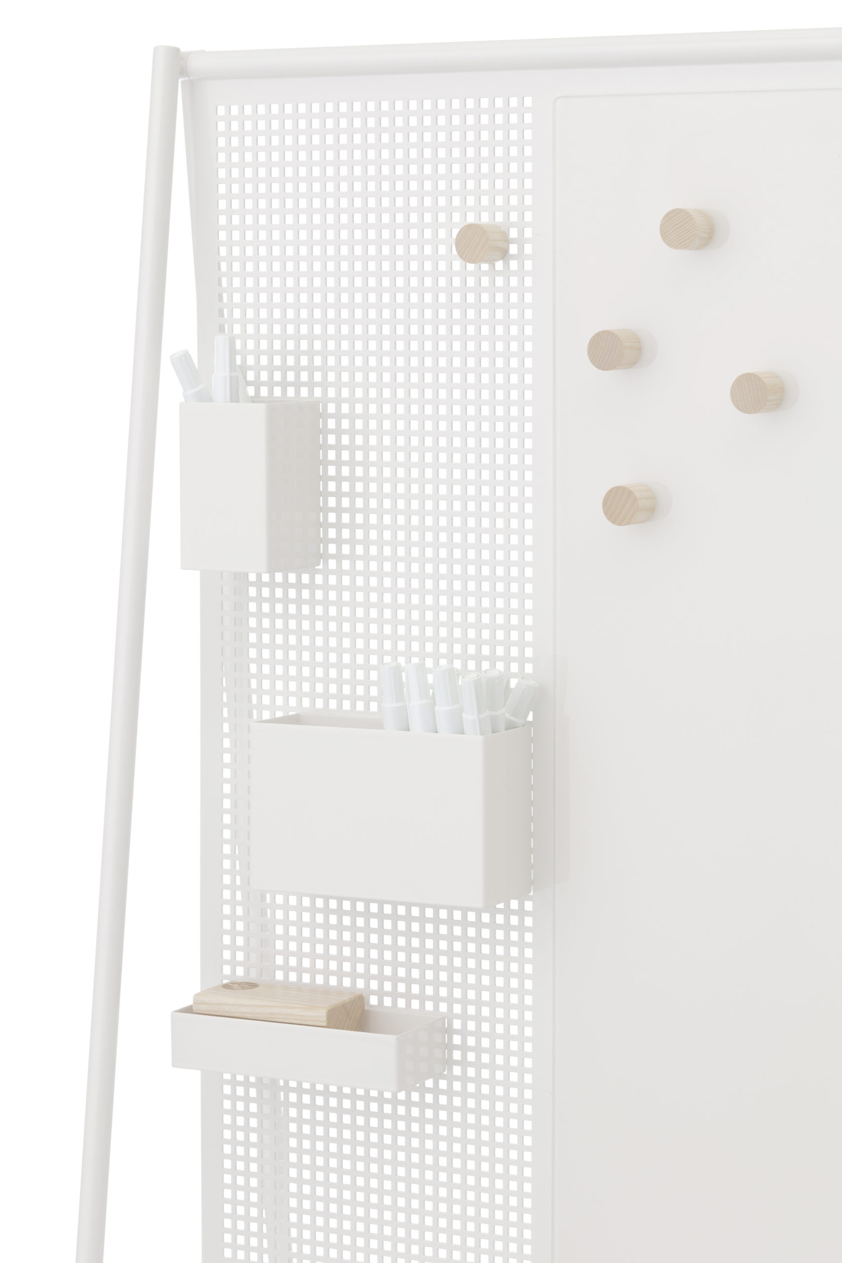 CHAT-BOARD-SQUAD-Professor-Nude-White-front-with-collectors-closeup-accessories