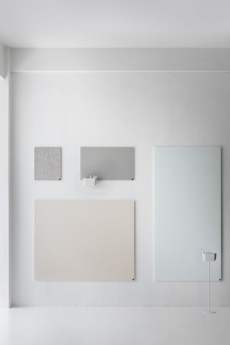 CHAT-BOARD-Classic-BuzziFelt-4-GALLERY CHAT BOARD Classic magnetic glass boards in composition with light neutrals