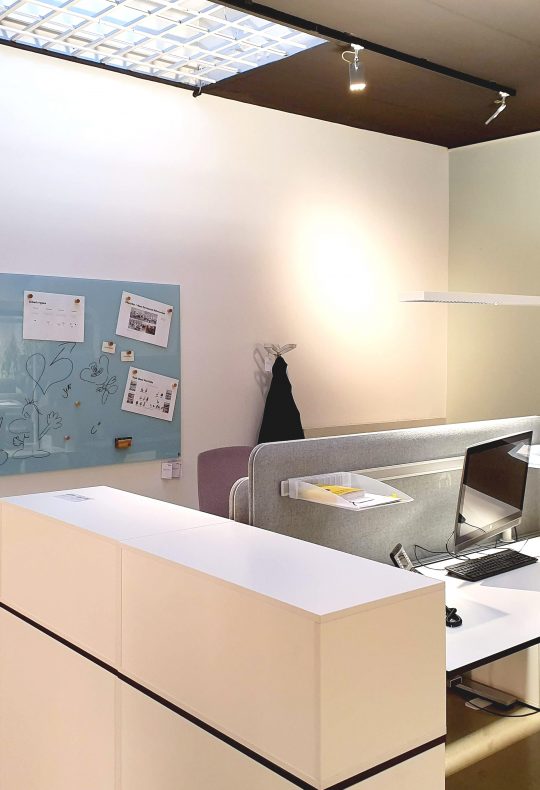 CHAT BOARD Classic magnetic glass board in Lavender at Pro Office Hannover offices