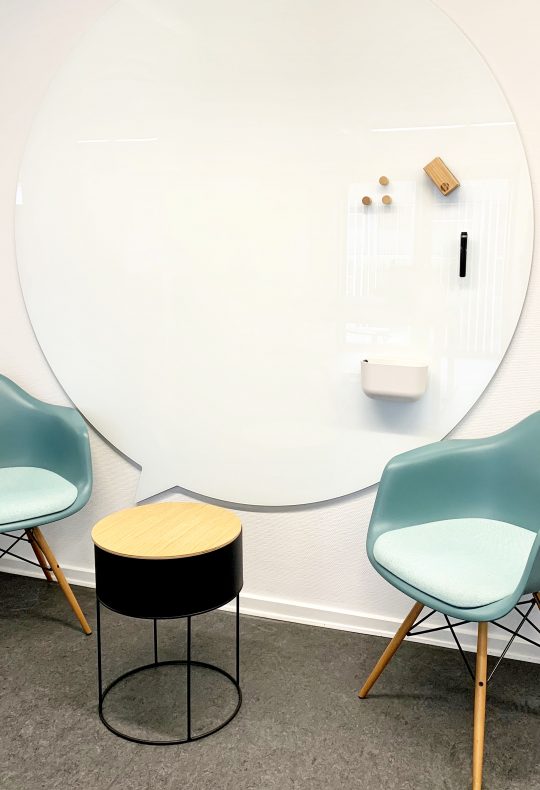 CHAT-BOARD-made-to-measure-speech-bubble-board-Pure-White