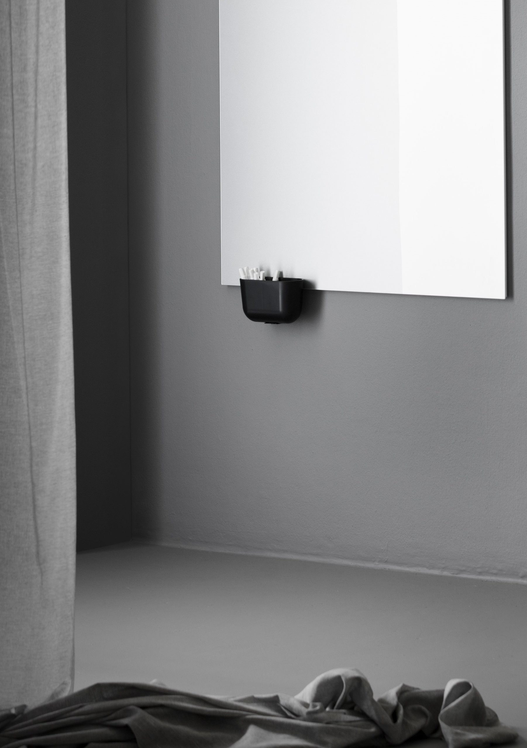 CHAT BOARD Storage Unit Hanger Black