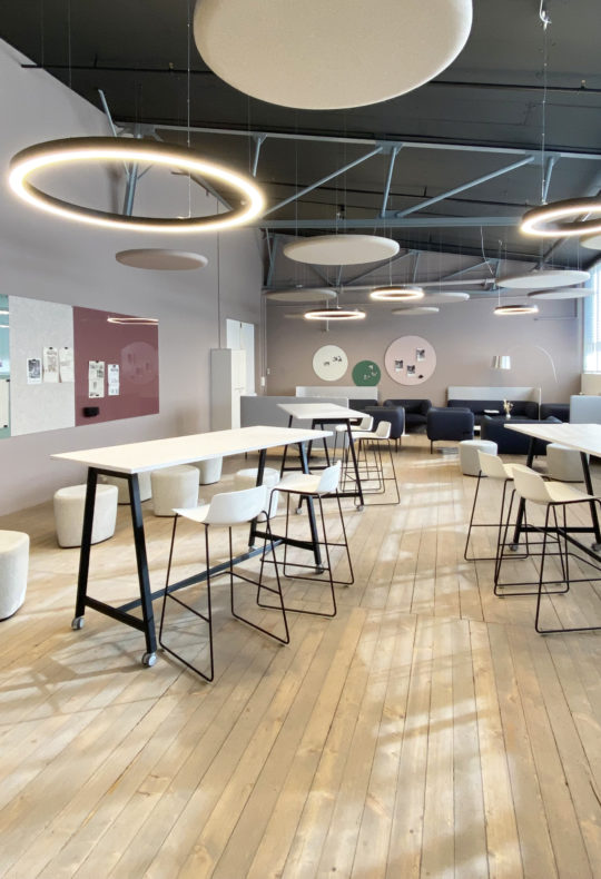 CHAT BOARD Classic BuzziFelt and Orbit whiteboard and glassboard at Haworth Ideenwerkstatt Menziken CH
