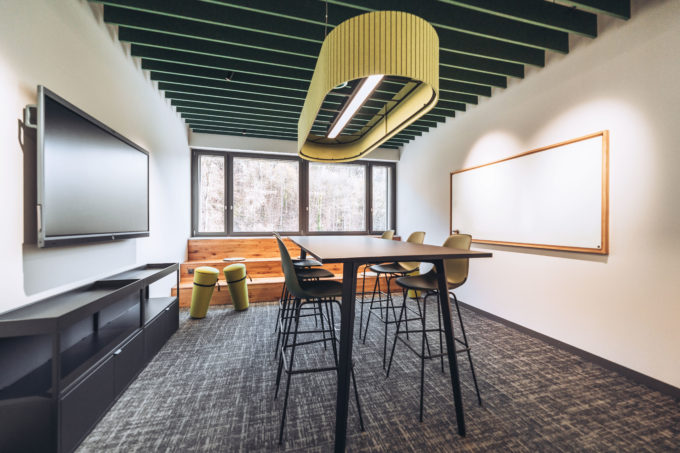 Dynamic Flex Wall with Classic 100 x 200 cm in Pure White at SH Power, project by Betz