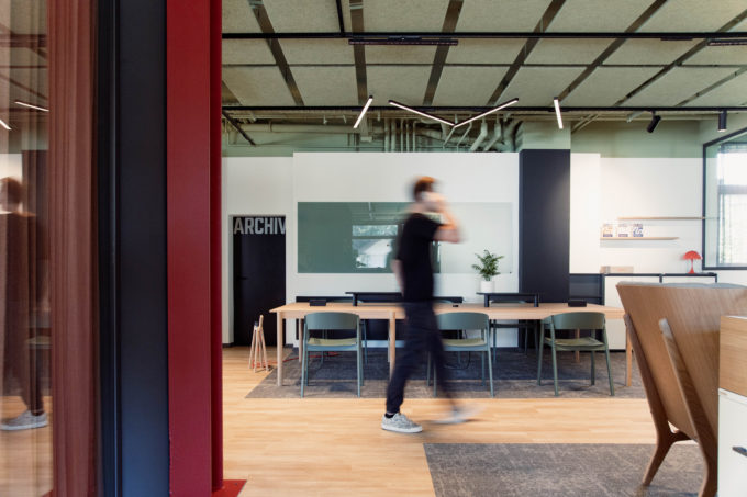 CHAT BOARD Classic board in Army Green and Matt board in Stone, both at Holzner GmbH by Koch Büroeinrichtungen