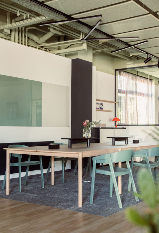 CHAT BOARD Classic board in Army Green and Matt board in Stone, both at Holzner GmbH by Koch Büroeinrichtungen