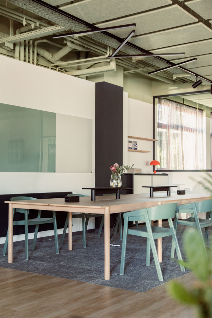 CHAT BOARD Classic board in Army Green and Matt board in Stone, both at Holzner GmbH by Koch Büroeinrichtungen
